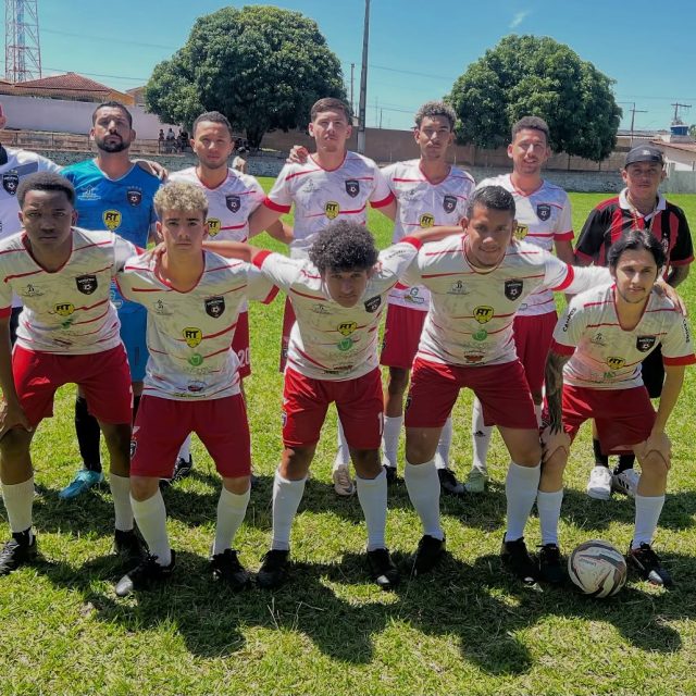 ⚽🔥 ORGULHO SEM MEDIDAS! NOSSOS JOVENS BRILHARAM EM CAMPO! ❤️🤍💙

O Sub-20 da Samantha F.C. fez uma partidaça e mostrou todo talento, garra e dedicação ao empatar 1x1 contra o Atlético Paraguaçuense! 💪🏽

🥅 Gol: @soulucascassiano ⚽️

Na disputa de pênaltis, o placar ficou 4x3 para o Atlético, mas nossos atletas saem de cabeça erguida, mostrando coragem, espírito de equipe e um futuro promissor no futebol. 🌟

Agora, seguimos fortes para a Série Prata, levando aprendizado, experiência e o orgulho de representar nossas cores! 🙌🏽🔥

Parabéns, equipe! Continuem dando tudo em campo — o futuro da Samantha F.C é de quem luta e acredita! ❤️🤍💙

🏆 Craque do Jogo: @pereira_09c