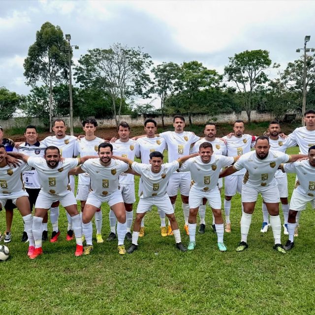 ⚽🔥 RUMO À FINAL! HISTÓRIA, RAÇA E EMOÇÃO! ❤️🤍💙

A Samantha F.C. está na FINAL do Municipal 2025! 💪🏽
Após um jogo eletrizante contra o Atlético Paraguaçuense, terminamos 1x1 no tempo normal e garantimos a vitória nos pênaltis por 4x2! 🥅⚽

🥅 Gol:
@de_oliveira10 

Foi uma partida de pura superação, união e paixão pelo futebol, mostrando mais uma vez a força e o espírito da nossa equipe em cada lance. 👏🏼⭐

Agora é hora de focar na grande decisão — a conquista do título está cada vez mais perto! 🙌🏽🔥

Vamos juntos, Samantha F.C.! ❤️🤍💙

🏆 Craque do Jogo:
Luciano Santos

📸 @henryquefoto