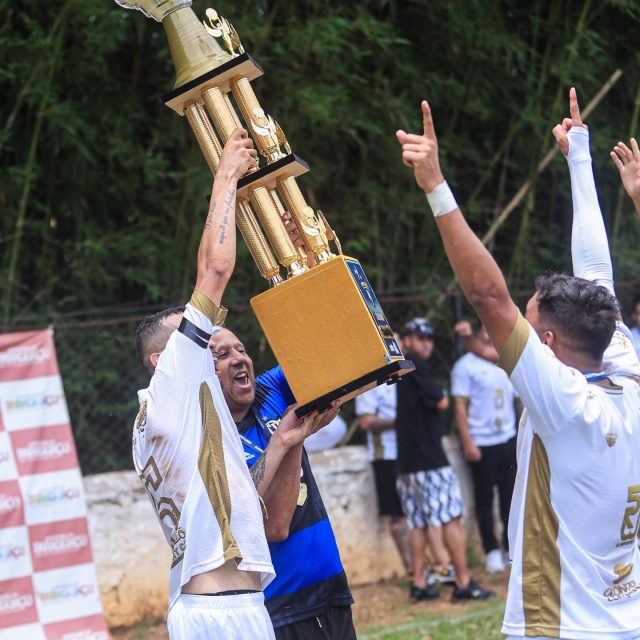 À COMEMORAÇÃO SÓ PARA EM 2026! 🤪🔥😂
.
.
.
PENTA CAMPEÃO! 🏆⭐️