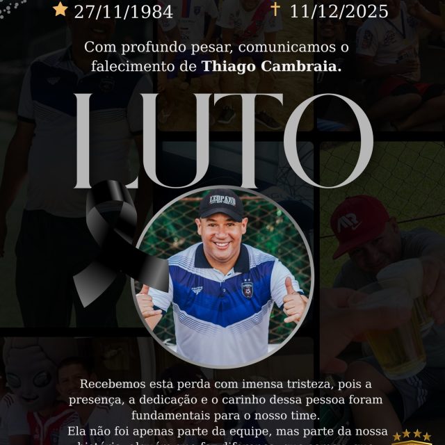 🖤 LUTO | ETERNO MISTER 🖤

Tem pessoas que não passam por um clube.
Elas constroem o clube.

O Thiago Cambraia está conosco desde o primeiro passo, desde 2015.
Não são 10 dias. São 10 anos de amor, entrega e verdade.

Nosso técnico, nosso amigo, nosso exemplo.
O cara que acreditou no Sub-20 quando ninguém via, que abriu caminhos para jovens sonharem, que fazia o impossível virar rotina.
Que saía do serviço, colocava água pra gelar em casa, preparava tudo com carinho e chegava sorrindo — porque ver os atletas bem era a felicidade dele.

Thiago era isso: pureza, humildade, alegria e coração gigante.
Sempre com uma brincadeira, um sorriso no rosto e uma palavra que levantava qualquer um.

Hoje dói.
Mas acima da dor, fica a honra.

Você é o coração da Samantha F.C.
Sempre foi. E sempre será.
Nosso Mister, nosso amigo, nosso orgulho.

Essa alegria vai ficar eternizada nas nossas memórias.
E todas as vezes que entrarmos em campo, vamos lembrar:
há algo muito maior para honrar… o seu nome.

🤍 Thiago Cambraia, o coração da Samantha F.C! 🤍